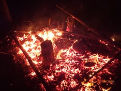 Nález těla při nočním požáru posedu na Krnovsku