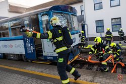 Na nádraží ve Studénce hořel motorový vlak