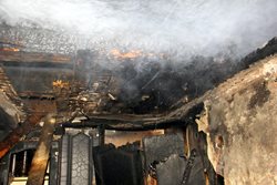  Požár rodinného domu v Chropyni zaměstnal tři jednotky hasičů.