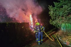 Hasiči v průběhu noci ze Silvestra na Nový rok likvidovali na pět desítek požárů