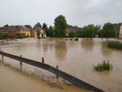 Čerpání vody po přívalovém dešti v Plzeňském kraji