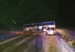 Sníh i námraza komplikují dopravu v našem kraji