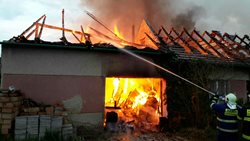 Na Břeclavsku způsobil požár vysokou škodu