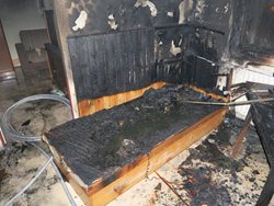 V Plzni dnes ráno vyhořel byt pravděpodobně v důsledku technické závady kdy začala hořet powerbanka 
