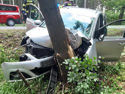 Čtyři zranění po nehodě osobního vozidla u Koníkova