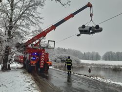Sníh komplikoval dopravu ve Středočeském kraji
