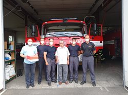 Muž přišel hasičům poděkovat za záchranu života