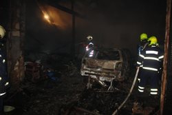 Noční požár stodoly v Jihočeském kraji, na požářišti byla nalezena mrtvá osoba