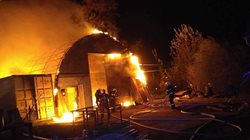 Likvidace požáru výrobní haly v průmyslovém areálu, Olomouc Holice.VIDEO