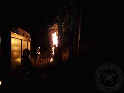 Požár na kraji lesa hasilo pět jednotek hasičů