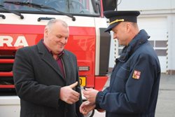 Slavnostní předání čtyř hasičských cisteren hasičům Olomouckého kraje