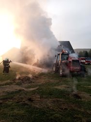 Šest jednotek hasičů zaměstnal požár