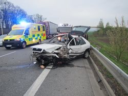 Ranní nehoda tří vozidel zkomplikovala dopravu na Uherskohradišťsku.  