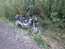 Dva mladí motocyklisté skončili po nehodě v nemocnici