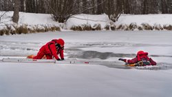 VIDEO: Na led nyní nevstupujte, radí hasiči