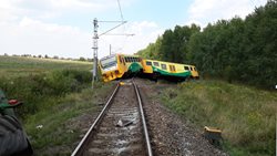 Na Písecku se srazil vlak s traktorem Mezi zraněnými  jsou  traktorista i strojvedoucí vlaku.