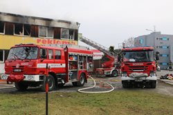Rozsáhlý požár průmyslového objektu v Prostějově/VIDEO