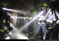 Při nočním požáru pokoje ubytovny v Praze bylo evakuováno 113 osob