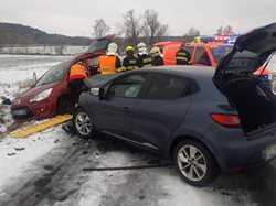 Sněhová nadílka s sebou přinesla větší počet dopravních nehod