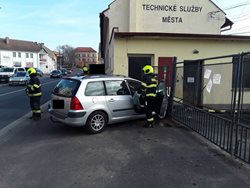 Dopravní nehoda dvou osobních aut v Litoměřicích