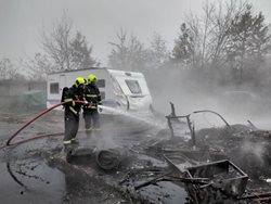 Požár karavanu v Chlumci