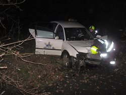 Při dopravní nehodě na Vsetínsku  se  v ranních hodinách zranily tři osoby.