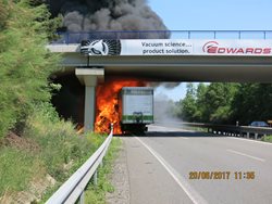 Dálnici z Olomouce zastavil požár kamionu