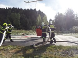 Požáry ze sucha hasiče ve Zlínském kraji nezaskočí