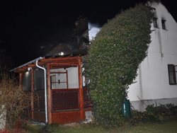 Noční požár zcela zničil rodinný dům na Kutnohorsku