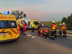 Dopravní nehoda s vyproštěním v Holasovicích byli zraněni čtyři lidé 