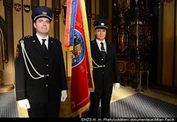 V Brožíkově síni Staroměstské radnice proběhlo slavnostní předání medailí příslušníkům pražských hasičů/FOTOGALERIE