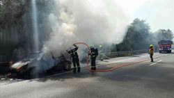 Požár, který zachvátil auto na dálnici D1, zkomplikoval provoz na výjezdu z Brna