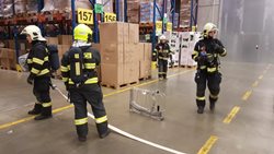 Profesionální hasiči z Olomouce cvičili v Logistickém centru společnosti Kaufland