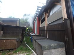 Požár garáže způsobil škodu asi 200 tisíc korun