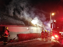 Požár rodinného domu hasily tři jednotky