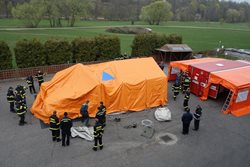 Dobrovolní hasiči Libereckého kraje cvičili nasazení nouzového kontejneru