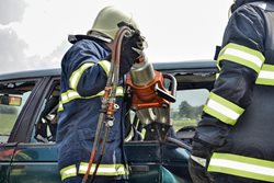 Zhruba u každé třetí nehody použijí hasiči hydraulické vyprošťovací zařízení 