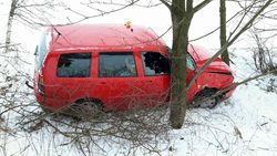 Sněhová nadílka potrápila řidiče v Pardubickém kraji