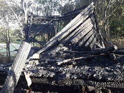 V Golčově Jeníkově shořela chata, požár se obešel beze škody