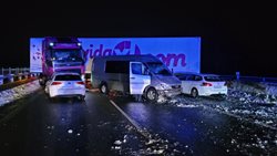 Kamion v noci zastavil provoz na 320,5 km dálnice D1 ve směru na Ostravu