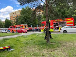 V Ostravě-Dubině vypukl v šestém patře bytového domu požár
