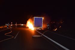Při požáru kamionu na dálnici u Příbrami vznikla škoda za 2,5 milionu