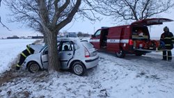 Sníh v Královéhradeckém kraji komplikoval dopravu na silnicích v kraji 