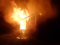 Požár dřevěné chaty v Metylovicích se škodou půl milionu korun