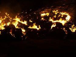 Rozsáhlý požár zachvátil seník v Nedakonicích na Uherskohradišťsku