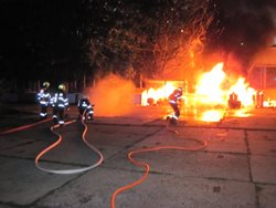 Díky rychlému zásahu hasičů nevznikly firmě miliónové škody