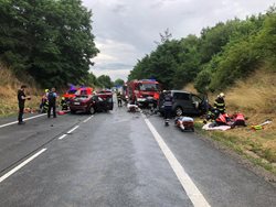 Vážná nehoda zablokovala frekventovanou silnici u Bystřice na Benešovsku