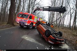 Do zásahů u dopravních nehod v Ostravě se zapojily vyprošťovací speciály Tatra Omars i Mercedes Bison