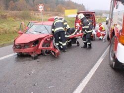 Tři zranění si vyžádala dopravní nehoda u Dřevěnice  na Jičínsku