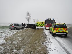 Hasiči zasahovali během sněžení u dvou nehod na Uherskohradišťsku